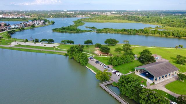 18326 Cape Bahamas Lane, Nassau Bay, TX 77058
