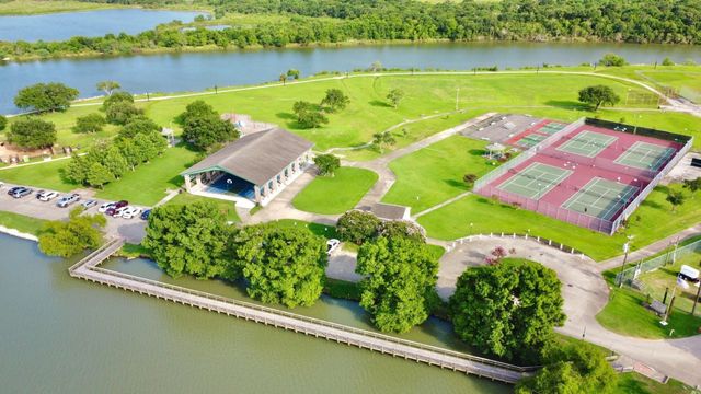 18326 Cape Bahamas Lane, Nassau Bay, TX 77058