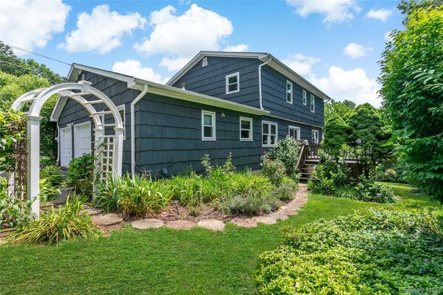 8 McKenna Place, Mamaroneck, NY 10543