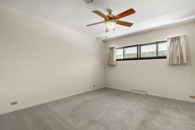 1104 KIMBERLY Road 804, Bettendorf, IA 52722