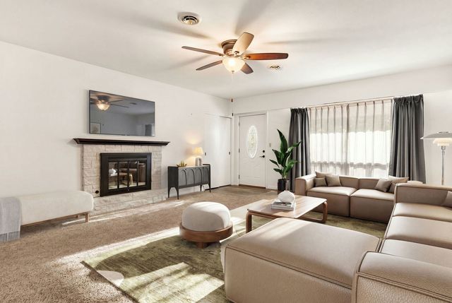 1104 KIMBERLY Road 804, Bettendorf, IA 52722