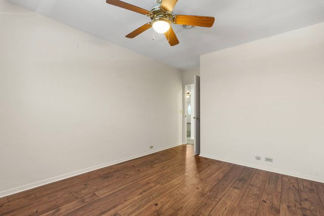 1104 KIMBERLY Road 804, Bettendorf, IA 52722