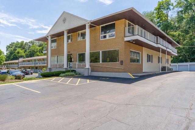 1104 KIMBERLY Road 804, Bettendorf, IA 52722