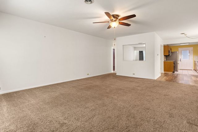 1104 KIMBERLY Road 804, Bettendorf, IA 52722