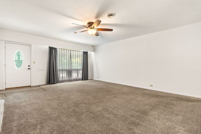 1104 KIMBERLY Road 804, Bettendorf, IA 52722