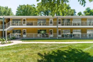 1104 KIMBERLY Road 804, Bettendorf, IA 52722