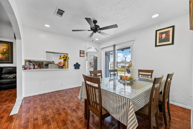 711 Commerce Street, Euless, TX 76040