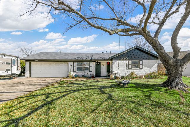 711 Commerce Street, Euless, TX 76040