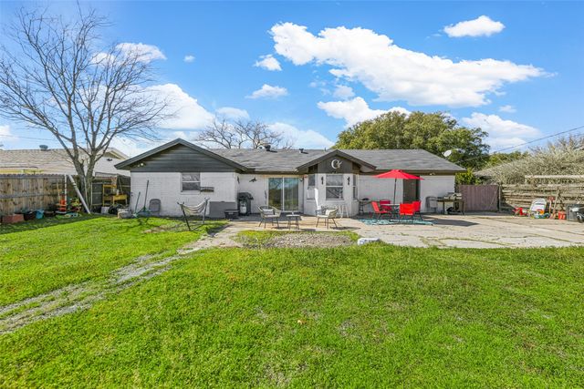 711 Commerce Street, Euless, TX 76040