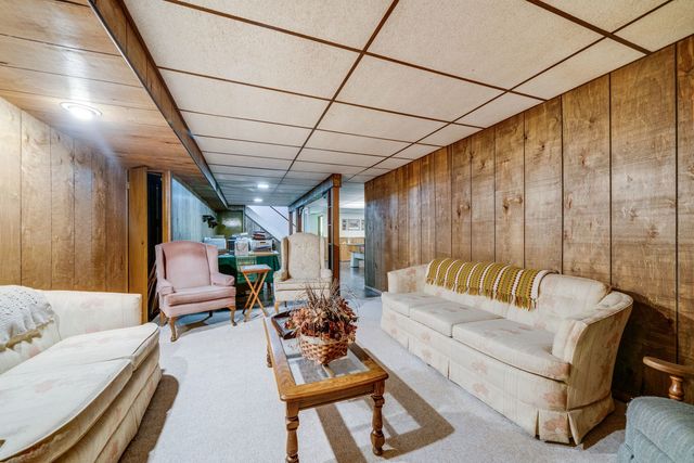 4307 Tallwood Avenue, Rockford, IL 61114