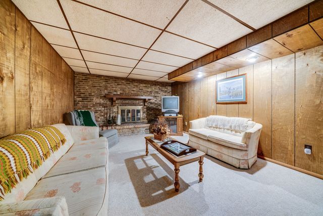 4307 Tallwood Avenue, Rockford, IL 61114