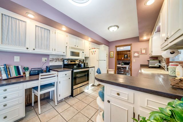 4307 Tallwood Avenue, Rockford, IL 61114