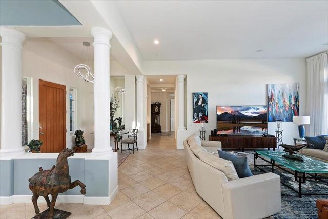 50 Toscana Way E, Rancho Mirage, CA 92270