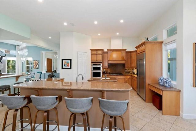 50 Toscana Way E, Rancho Mirage, CA 92270