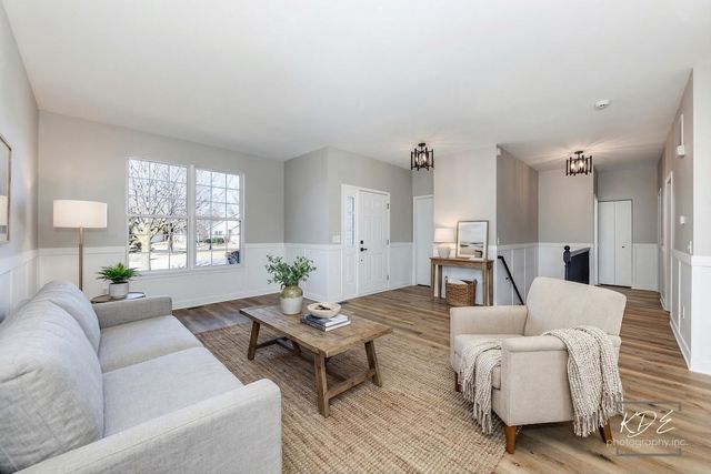 721 S Wellston Lane, Romeoville, IL 60446