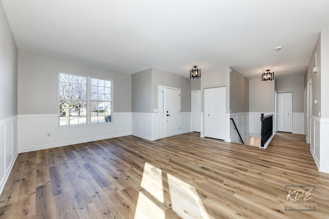 721 S Wellston Lane, Romeoville, IL 60446