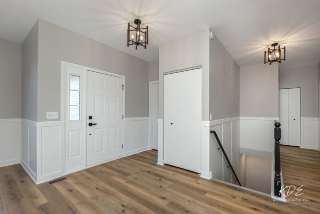 721 S Wellston Lane, Romeoville, IL 60446