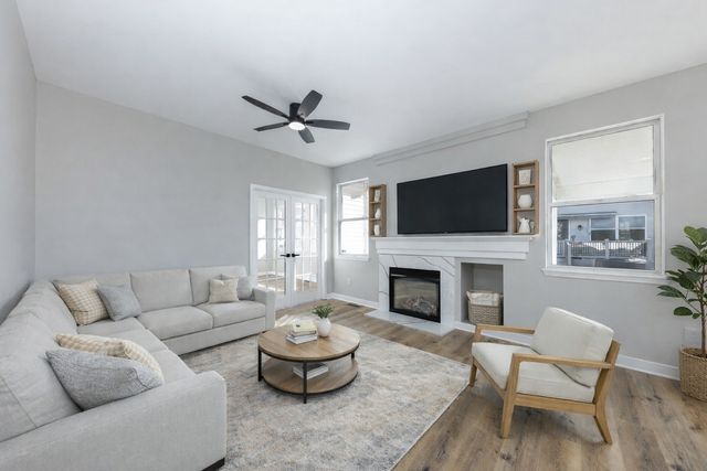 721 S Wellston Lane, Romeoville, IL 60446