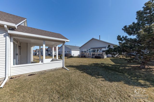 721 S Wellston Lane, Romeoville, IL 60446