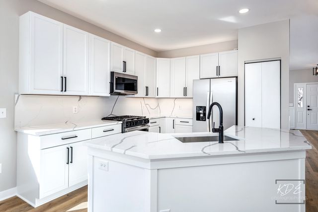 721 S Wellston Lane, Romeoville, IL 60446