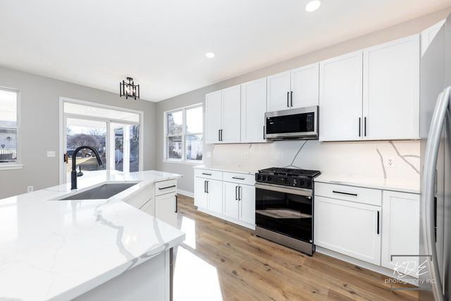 721 S Wellston Lane, Romeoville, IL 60446