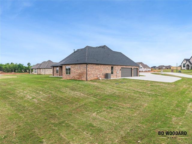 946 Trunci Circle, Newcastle, OK 73065