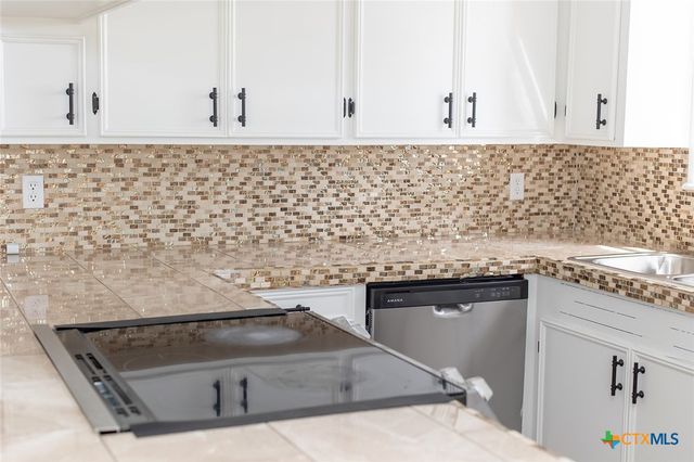 405 Westwood Drive, Port Lavaca, TX 77979