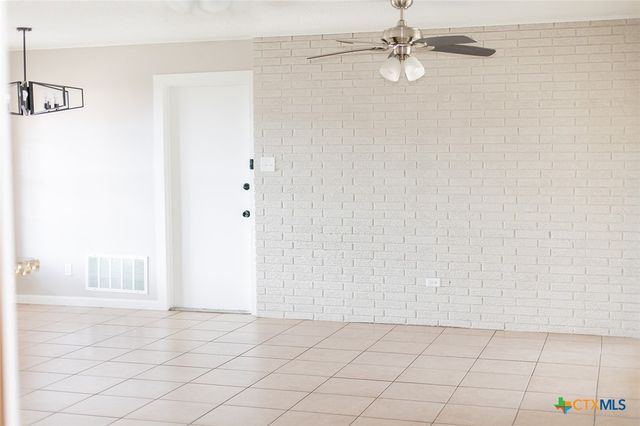 405 Westwood Drive, Port Lavaca, TX 77979