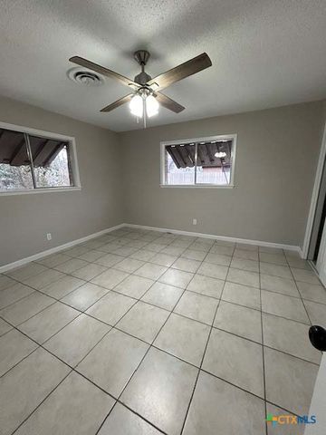 405 Westwood Drive, Port Lavaca, TX 77979