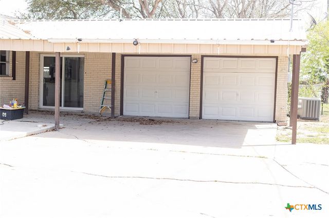 405 Westwood Drive, Port Lavaca, TX 77979