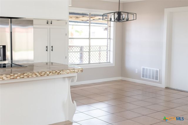 405 Westwood Drive, Port Lavaca, TX 77979