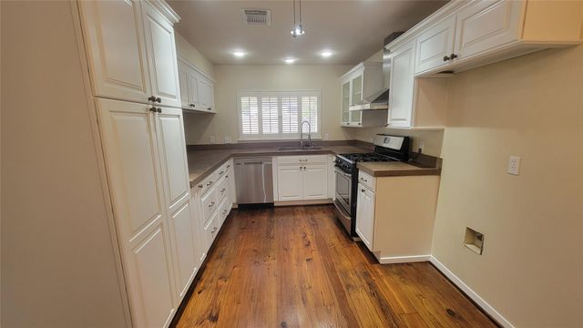256 E Castle Harbour Drive, Friendswood, TX 77546