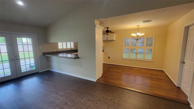 256 E Castle Harbour Drive, Friendswood, TX 77546