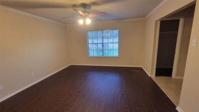 256 E Castle Harbour Drive, Friendswood, TX 77546
