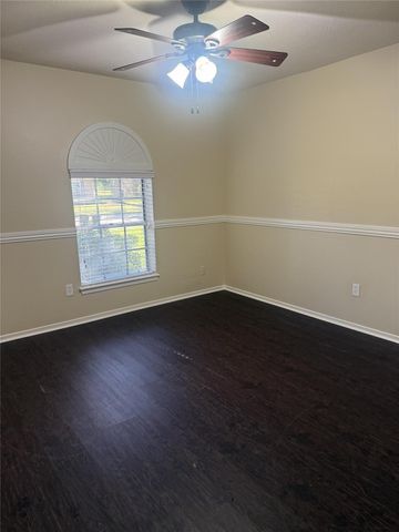 256 E Castle Harbour Drive, Friendswood, TX 77546