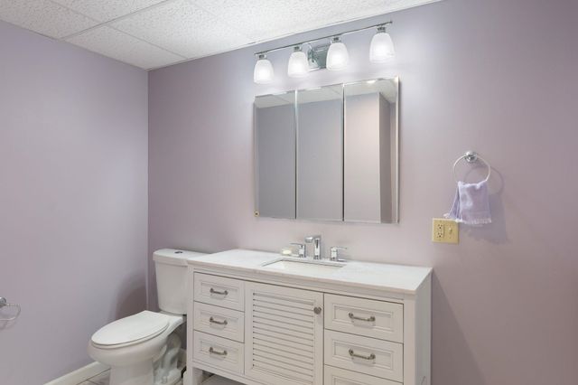 72 Landmark Hill Drive, Brattleboro, VT 05301