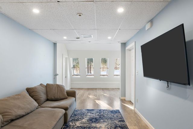 72 Landmark Hill Drive, Brattleboro, VT 05301