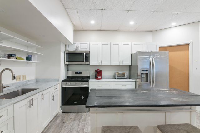 72 Landmark Hill Drive, Brattleboro, VT 05301