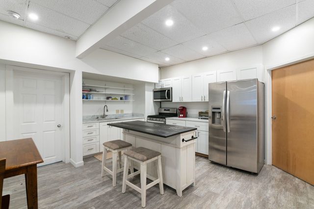 72 Landmark Hill Drive, Brattleboro, VT 05301