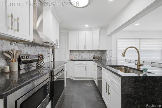 32120 Bock Street, Garden City, MI 48135