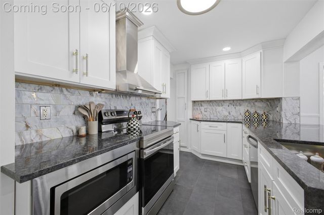 32120 Bock Street, Garden City, MI 48135