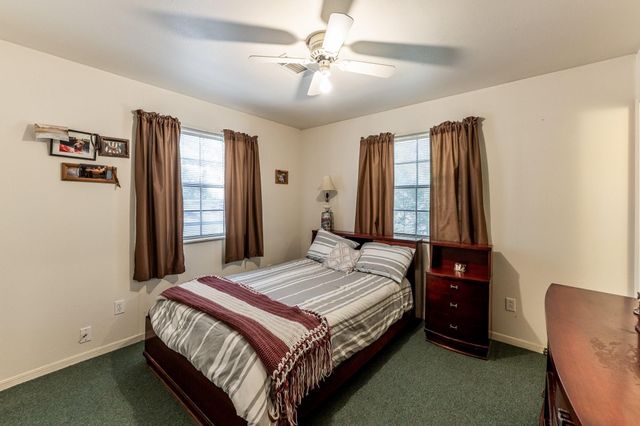 130 Hilltop Lsv Drive, Huntsville, TX 77320