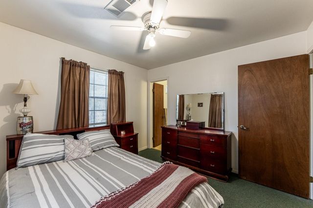 130 Hilltop Lsv Drive, Huntsville, TX 77320