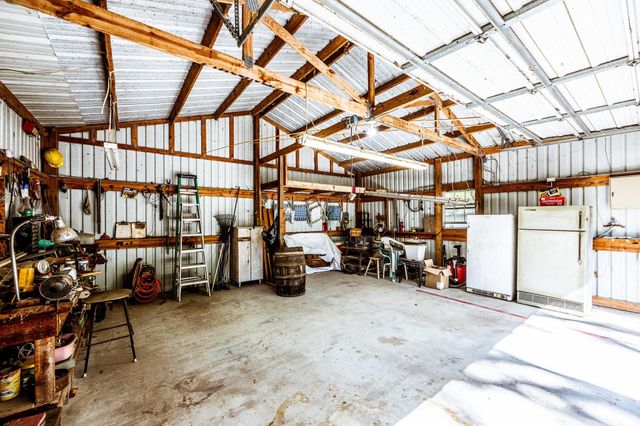 130 Hilltop Lsv Drive, Huntsville, TX 77320