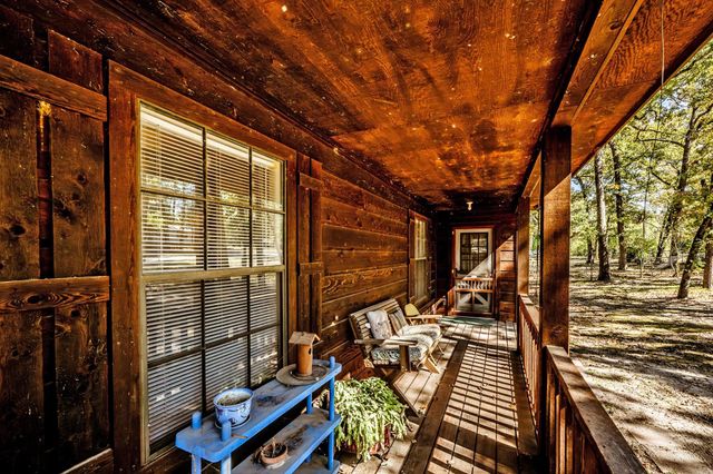 130 Hilltop Lsv Drive, Huntsville, TX 77320