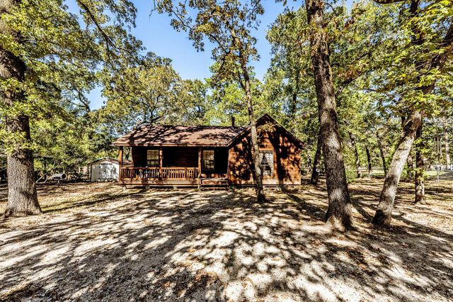 130 Hilltop Lsv Drive, Huntsville, TX 77320