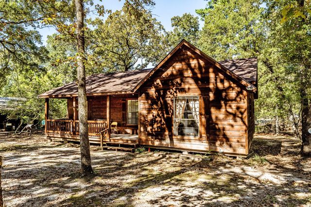 130 Hilltop Lsv Drive, Huntsville, TX 77320