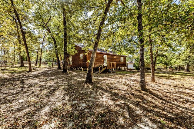 130 Hilltop Lsv Drive, Huntsville, TX 77320