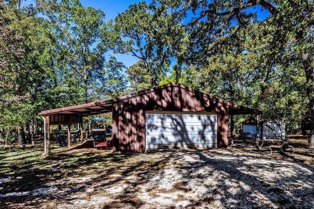 130 Hilltop Lsv Drive, Huntsville, TX 77320