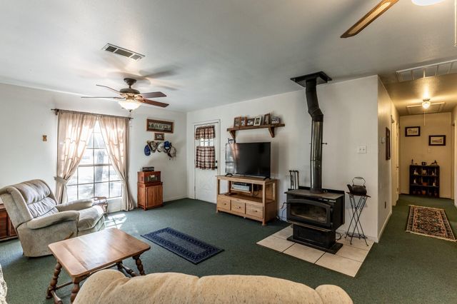 130 Hilltop Lsv Drive, Huntsville, TX 77320